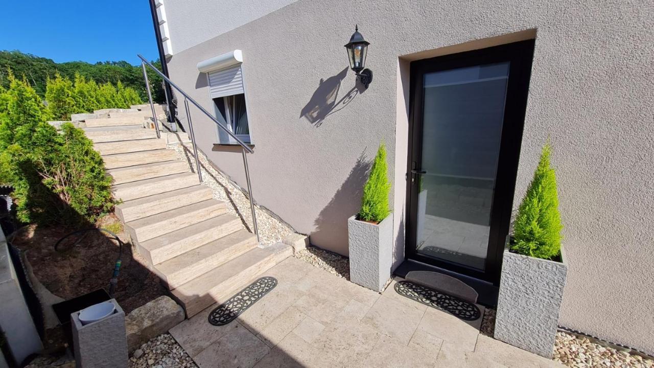 Villa Unter Dem Schloss Cleebronn Bagian luar foto